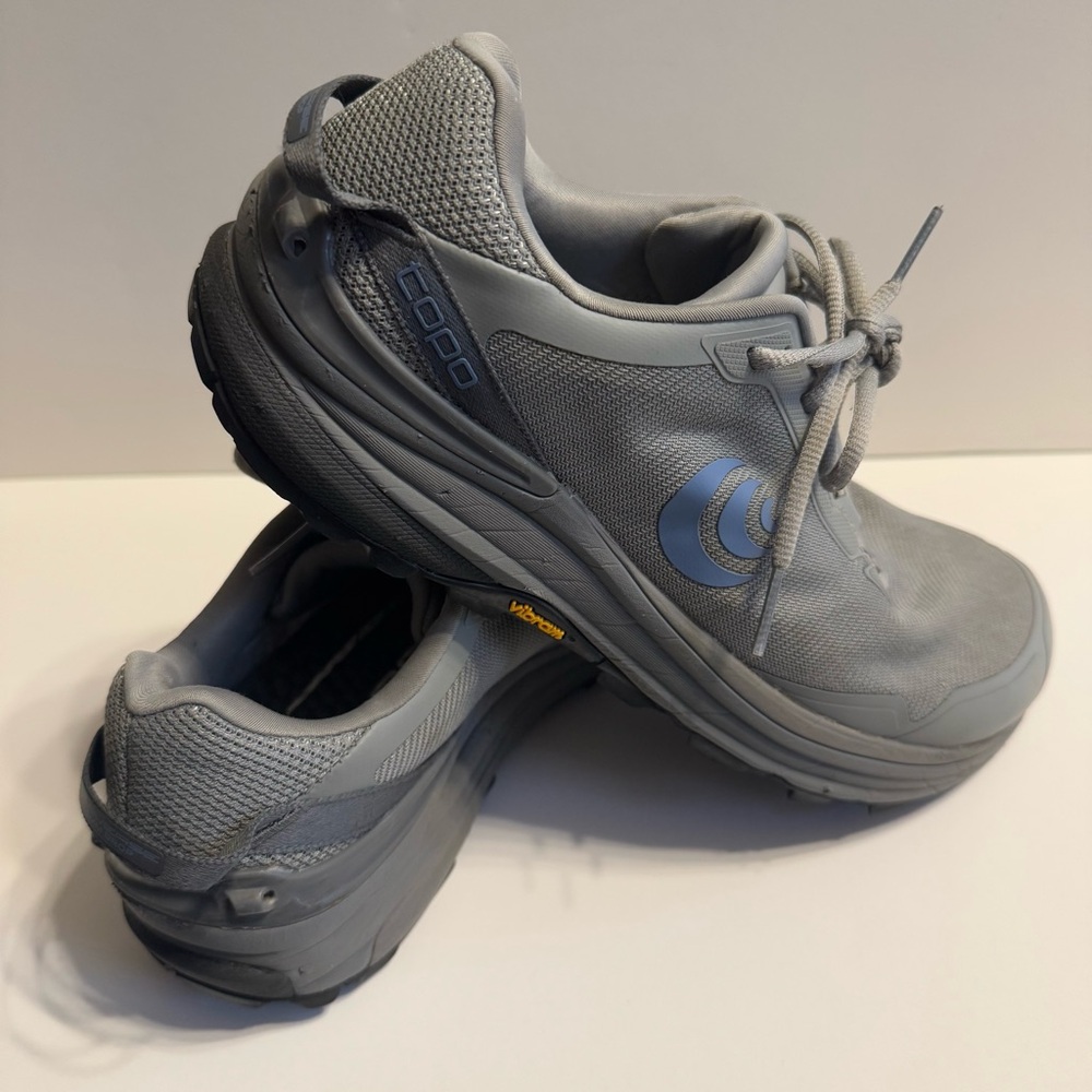 Topo Athletic Traverse Women’s 7.5 grey/blue
